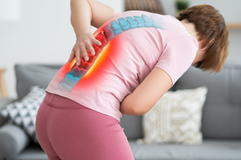 Bulging and Herniated Discs Treatment Chiropractor performing herniated disc treatment in Whitestone, NY 11357